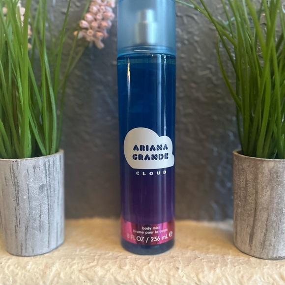 Ariana Grande Cloud Body Mist - Blue and Purple - Picture 1 of 6